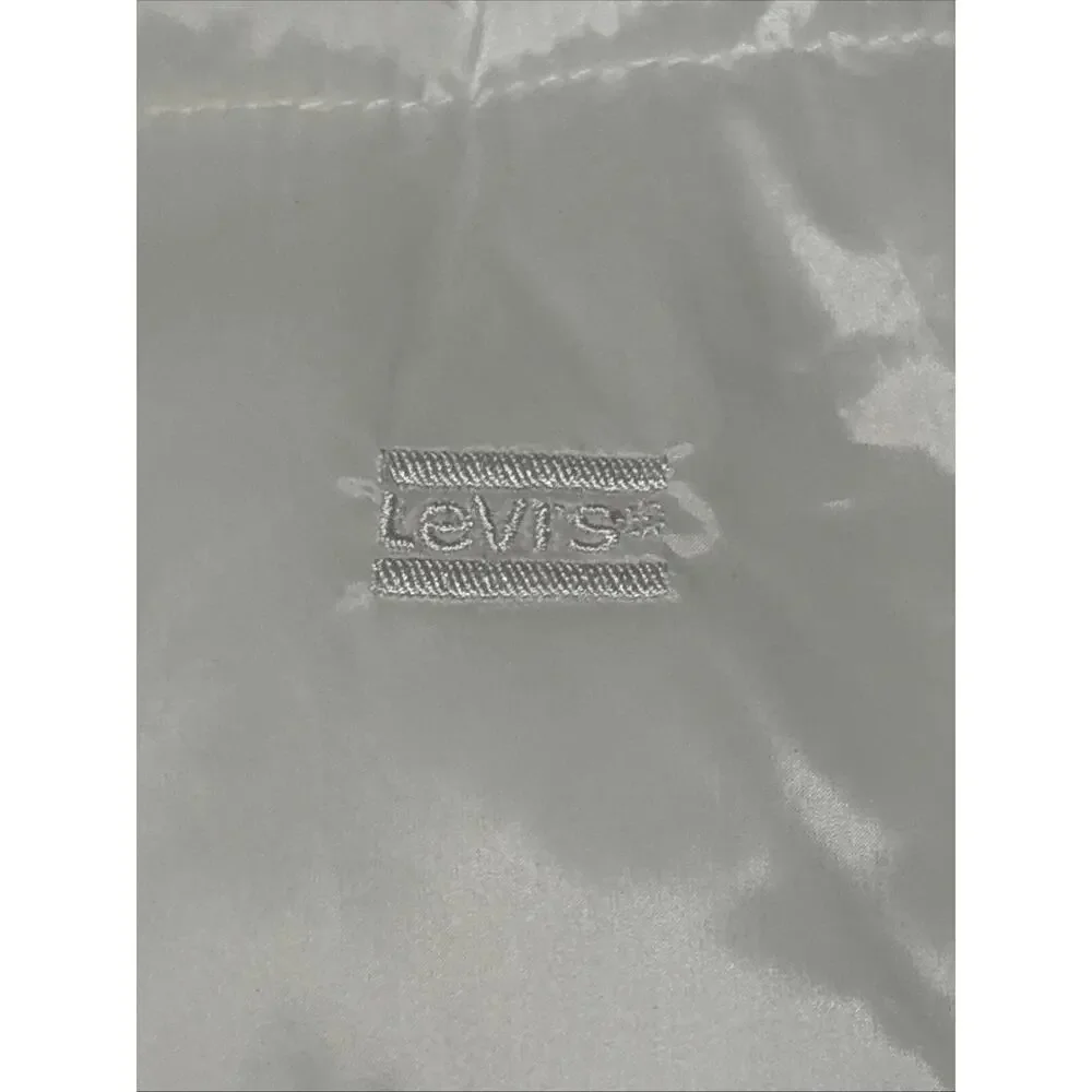 Levi’s Women's Sporty Box Quilted Puffer Vest in white Size XS See Photos